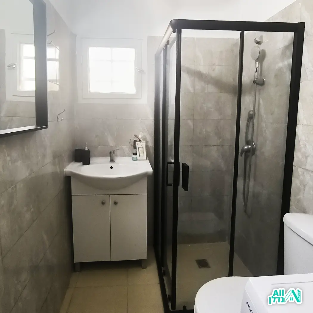 מקלחון או אמבטיה? כך תבחרו את הפתרון הנכון לחדר הרחצה שלכם!