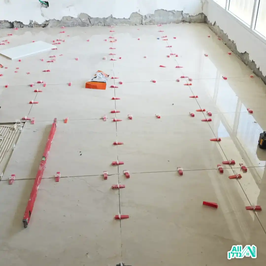 עבודת שיפוץ וריצוף בדירה