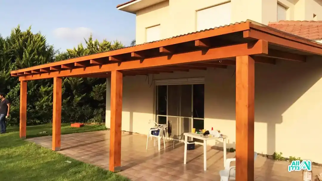 פרגולת עץ יפיפיה