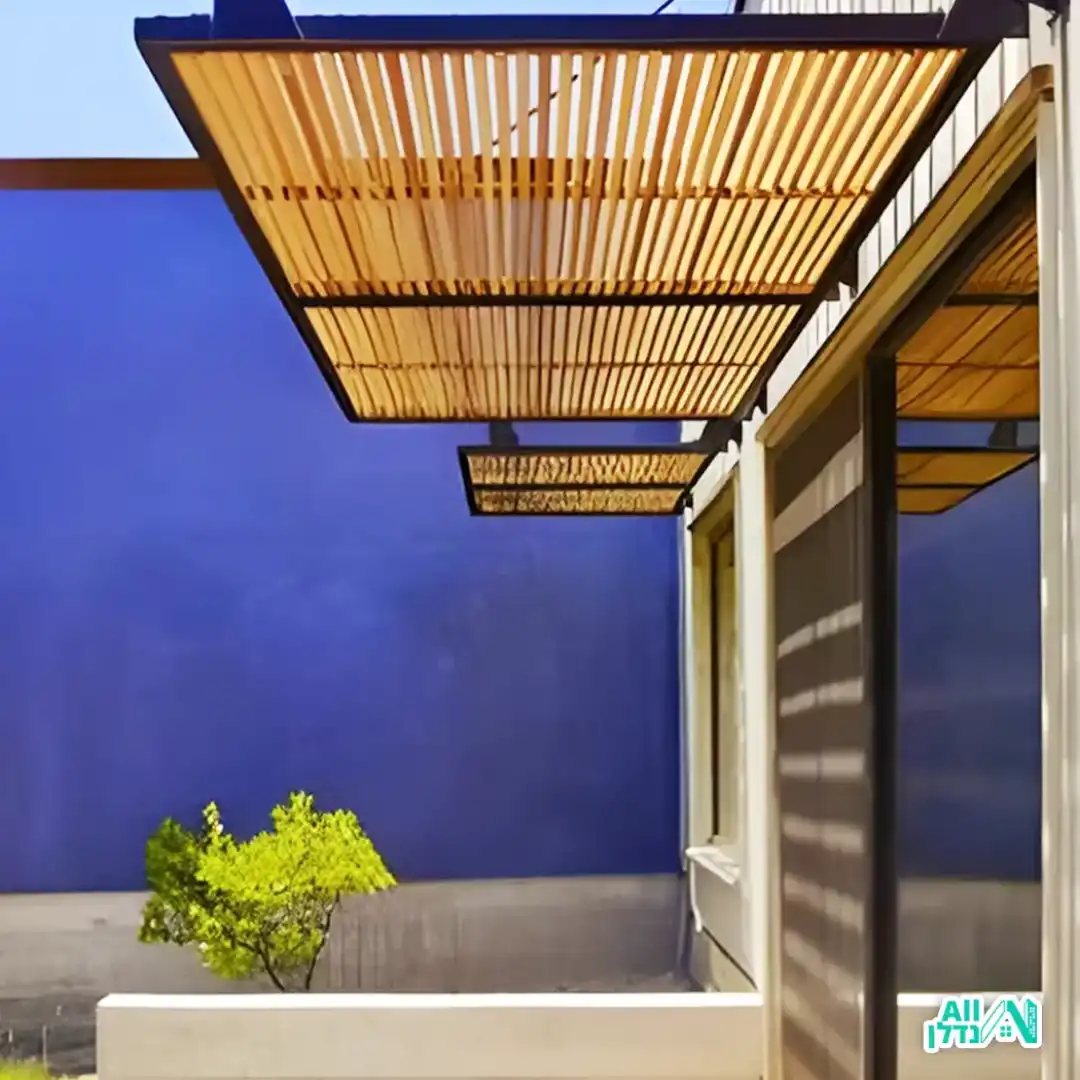 מסגרת דלת ענקית בצבע שחור מאלומיניום בשילוב זכוכית