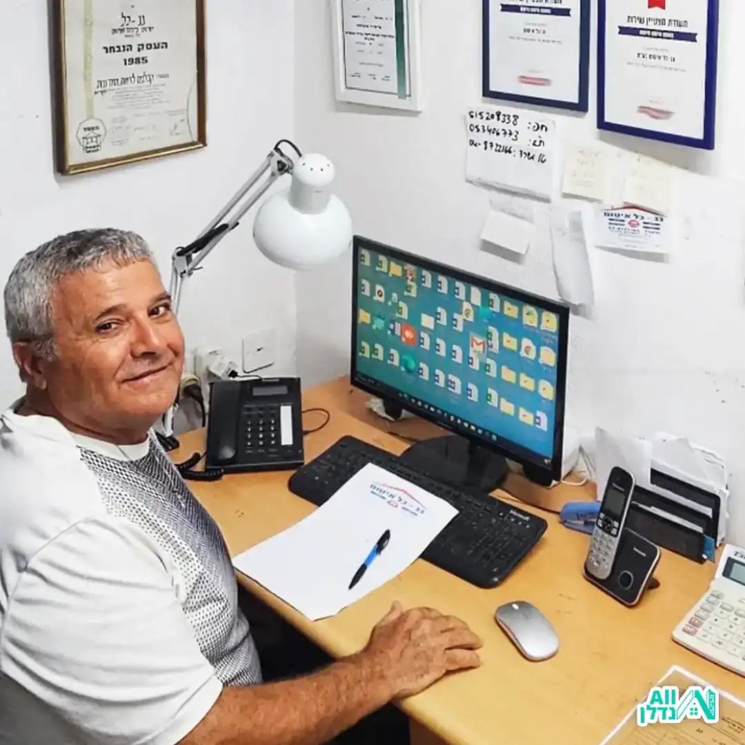 איש מקצוע מבצע איטום צינורות