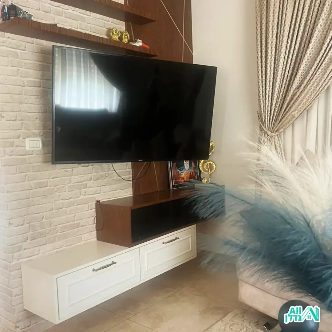 מזנון וקיר כוח לטלוויזיה