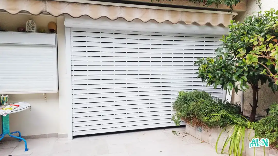 תריס חשמלי להן