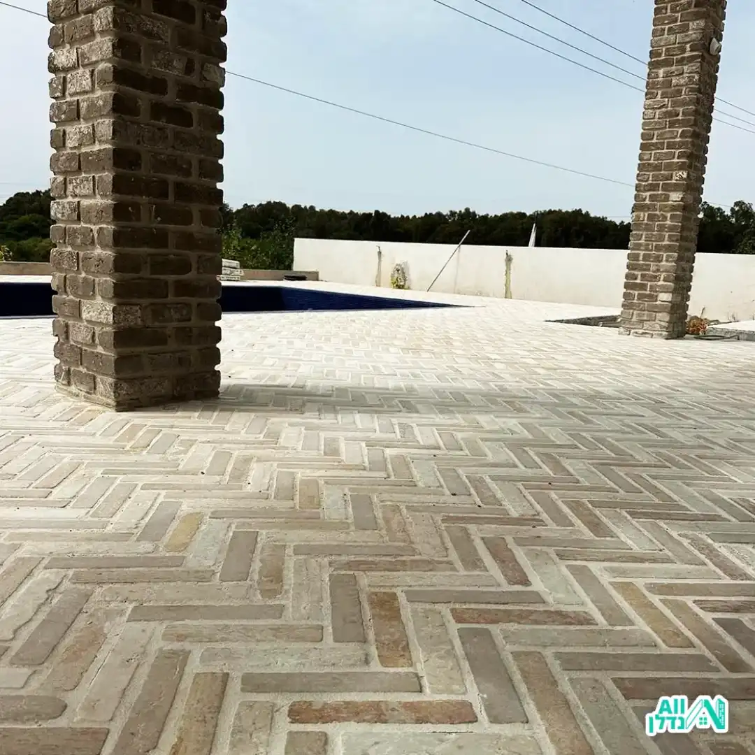 ריצוף עם אבן בסגנון אדרת דג